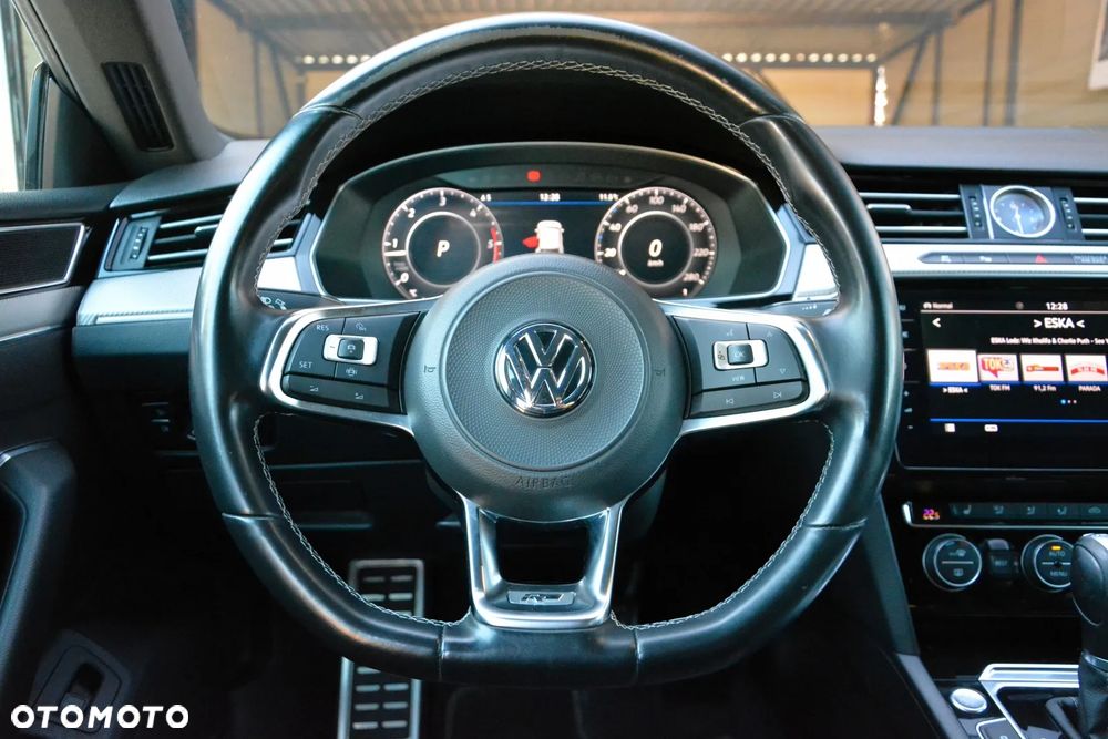 Volkswagen Arteon 2.0 TDI SCR R-Line DSG - 12