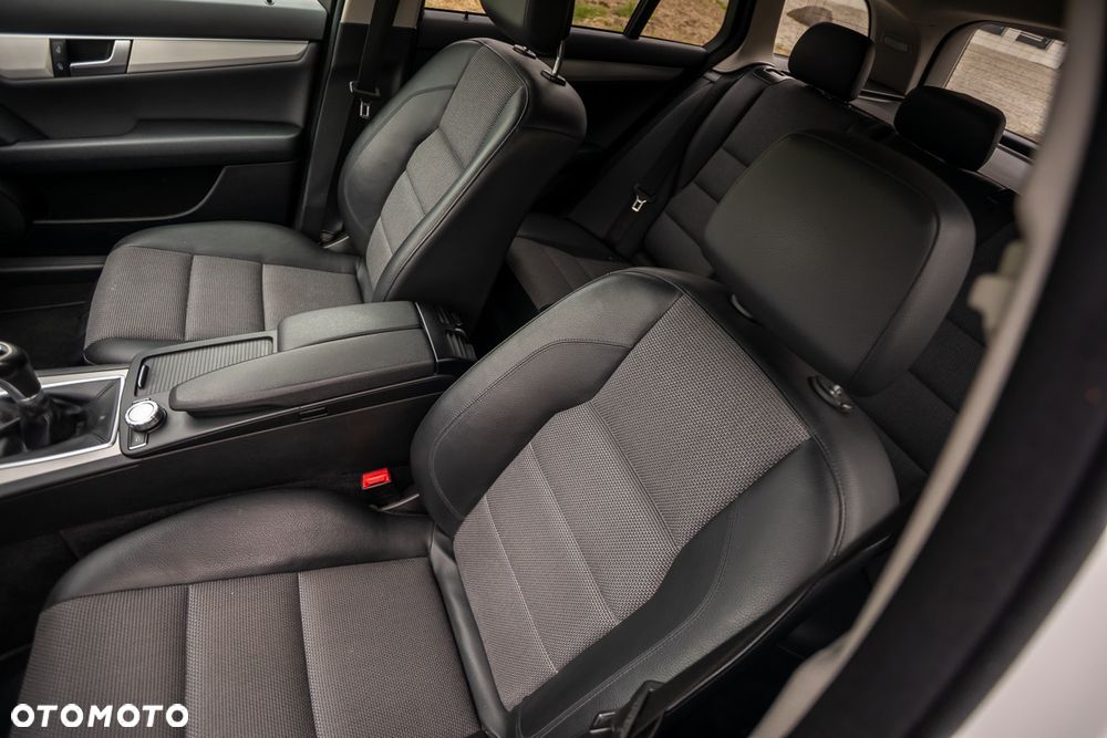 Mercedes-Benz Klasa C 180 (BlueEFFICIENCY) Avantgarde - 18