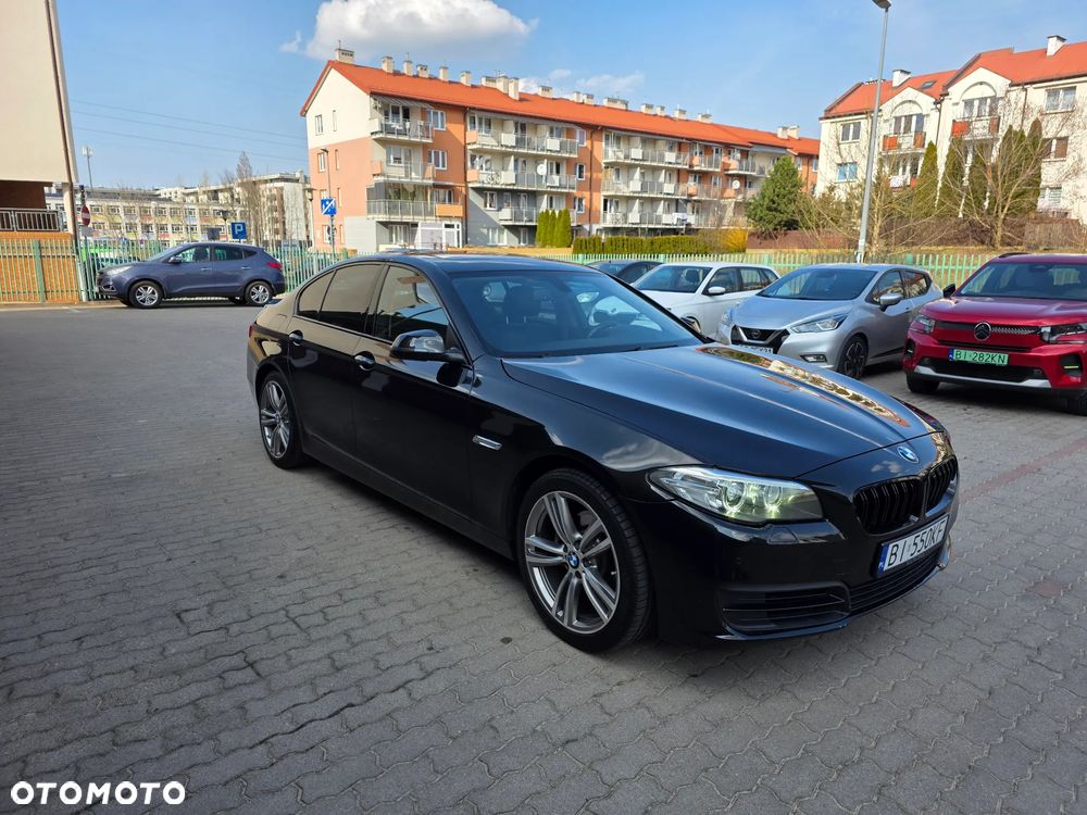 BMW Seria 5 528i xDrive Sport-Aut - 4