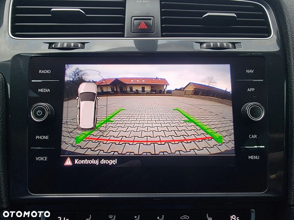 Volkswagen Golf 2.0 TDI SCR DSG R-Line - 21