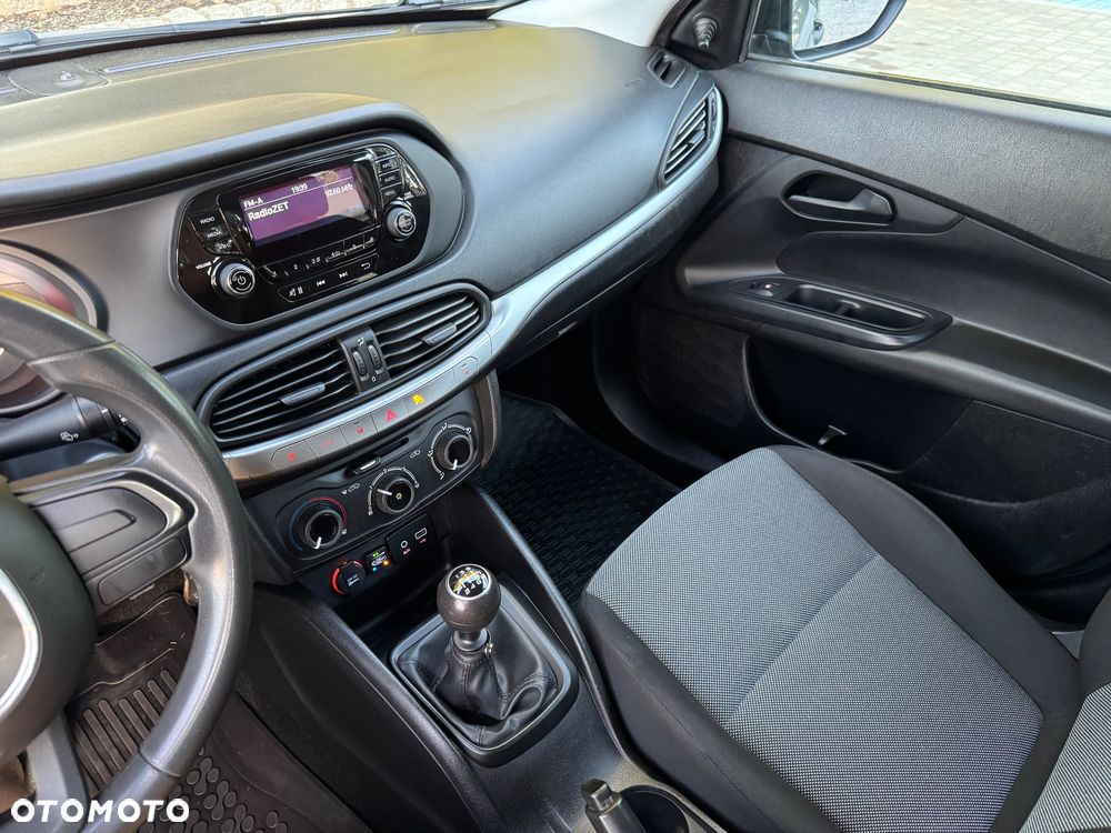 Fiat Tipo 1.4 16V Easy - 10