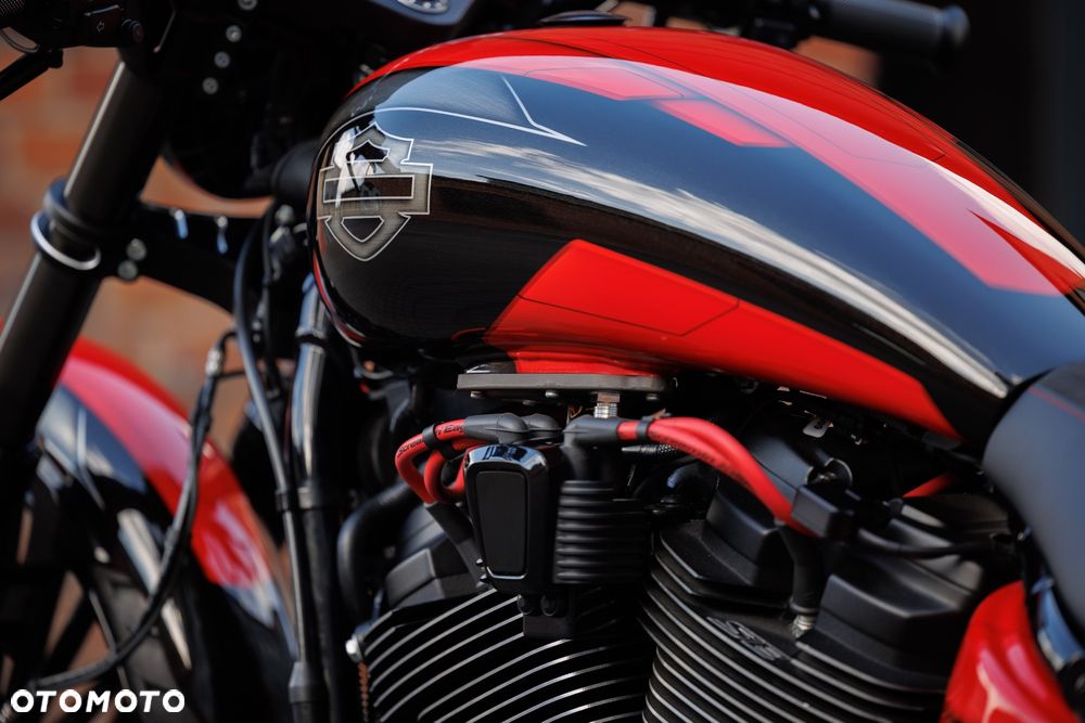 Harley-Davidson Softail Breakout - 13