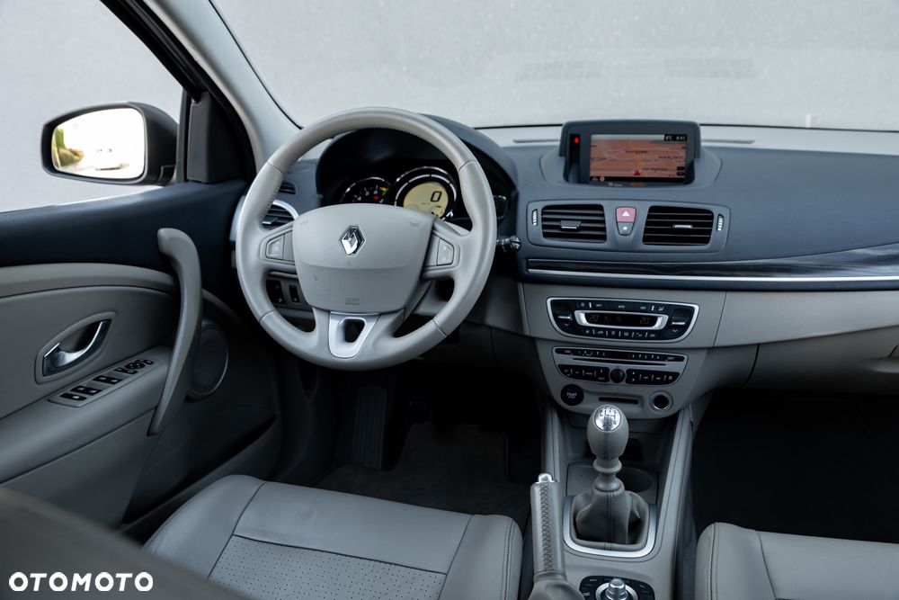 Renault Megane TCe 180 Luxe - 27