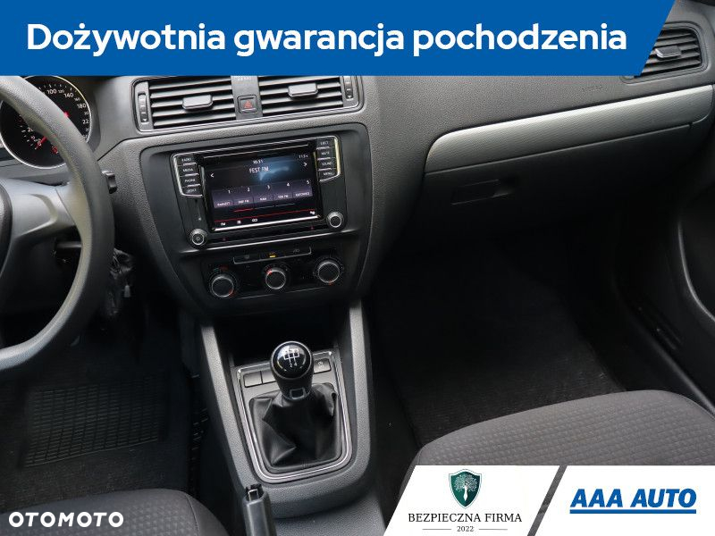 Volkswagen Jetta - 9