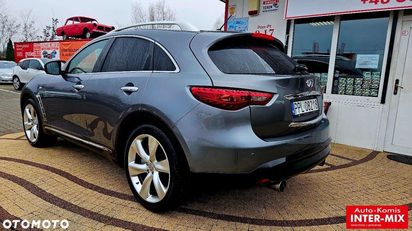 Infiniti QX70 - 12