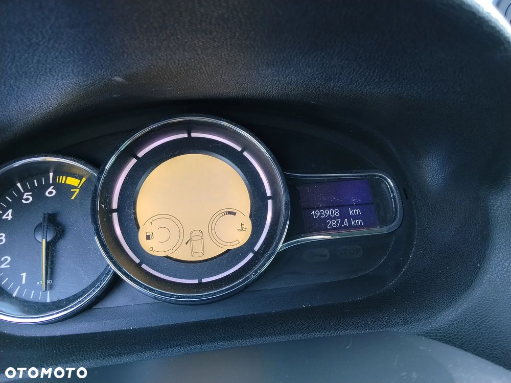 Renault Megane 2.0 16V Privilege CVT - 11