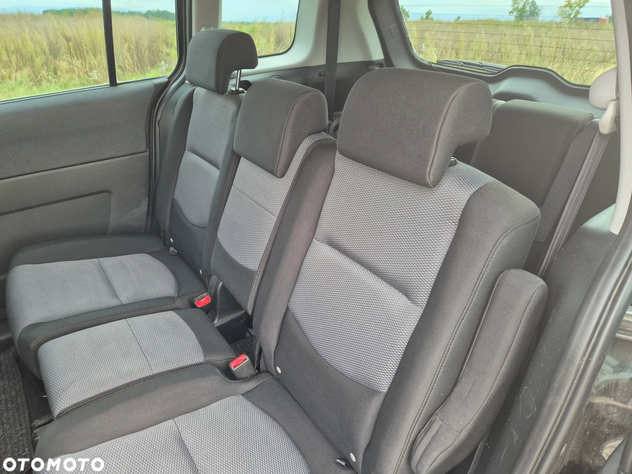 Mazda 5 2.0 Exclusive + - 26