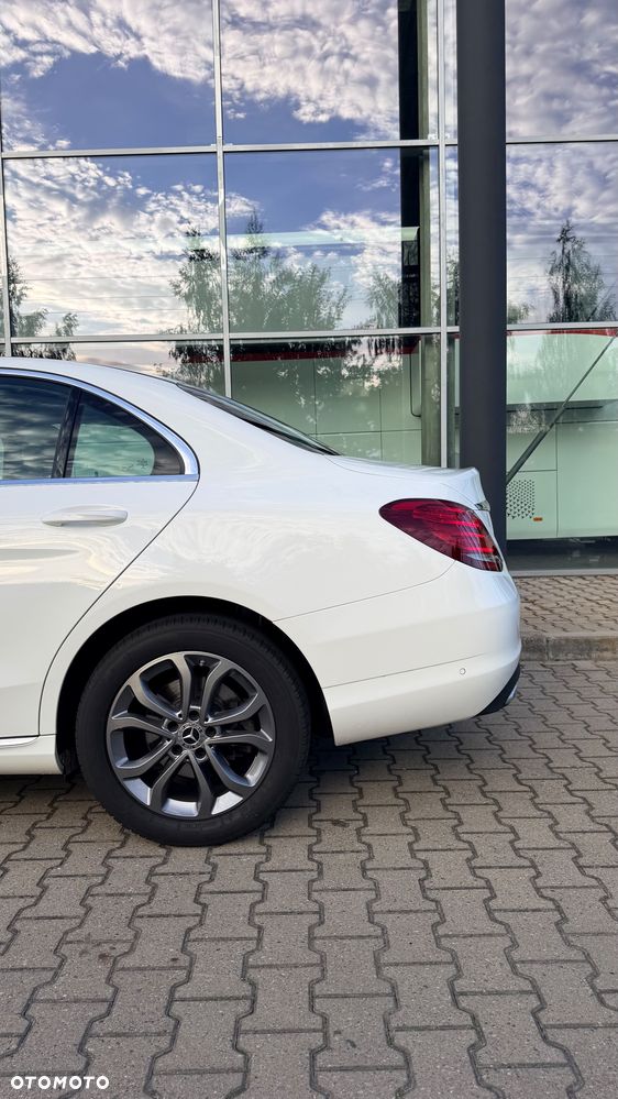 Mercedes-Benz Klasa C 180 9G-TRONIC - 28