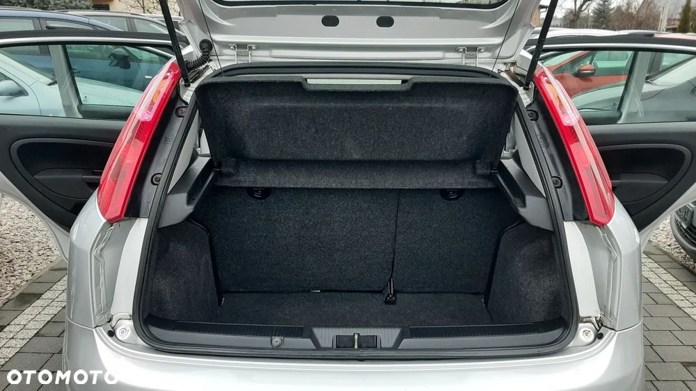 Fiat Punto 1.2 Fresh - 12