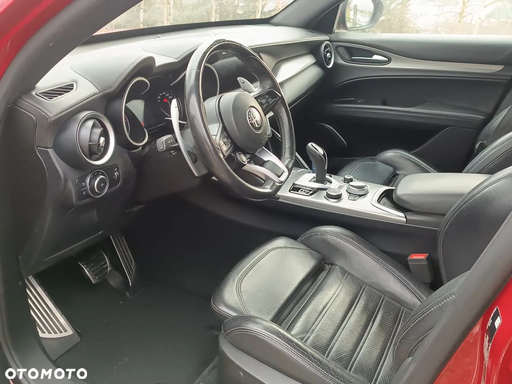 Alfa Romeo Stelvio 2.0 Turbo Veloce Q4 - 17