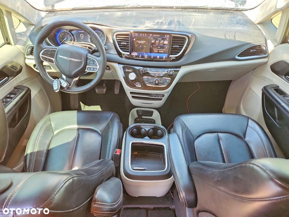 Chrysler Pacifica - 10