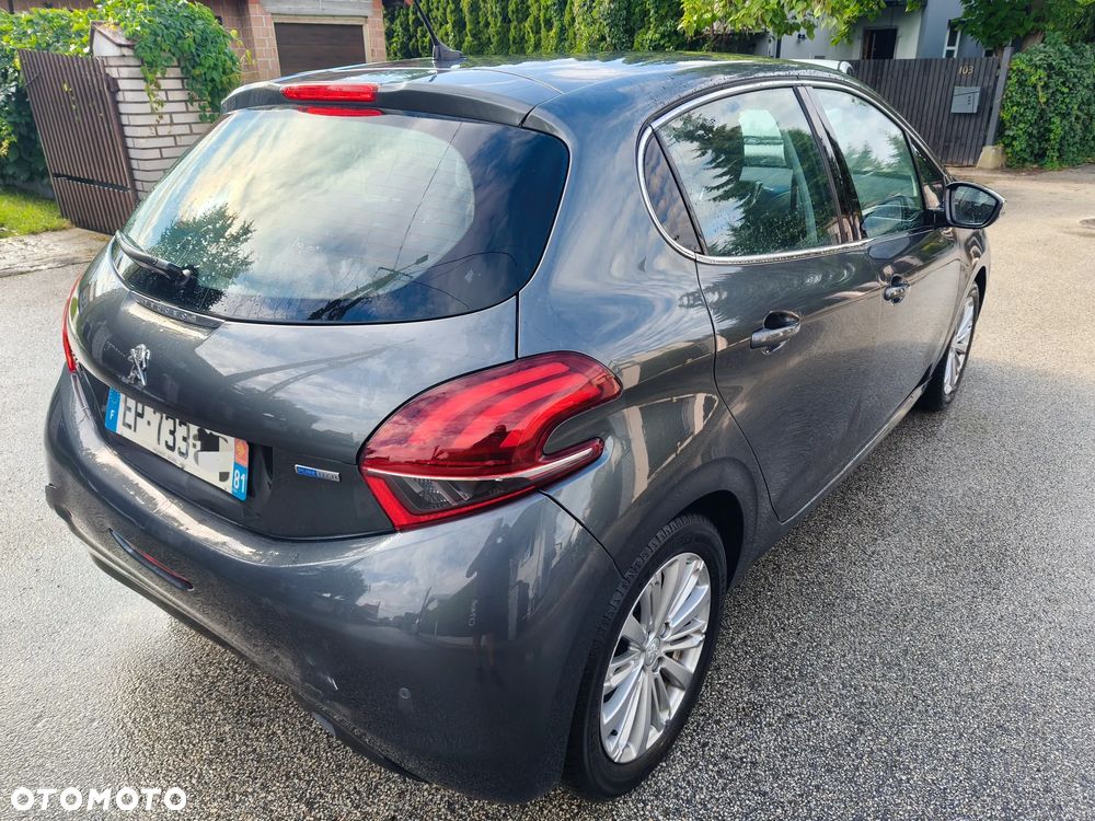 Peugeot 208 1.2 PureTech Allure - 6
