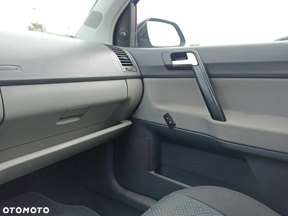 Volkswagen Polo - 11