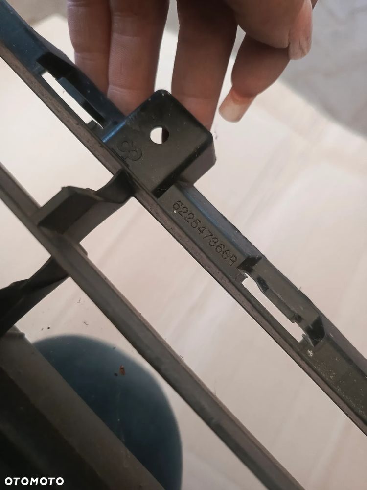 KRATKA ZDERZAKA PRZÓD RENAULT MEGANE III LIFT 622547366R - 7