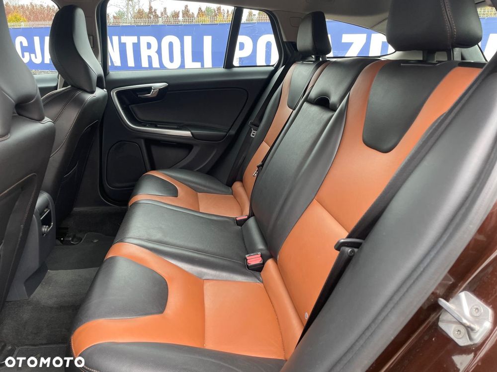 Volvo V60 D4 Drive-E Momentum - 8