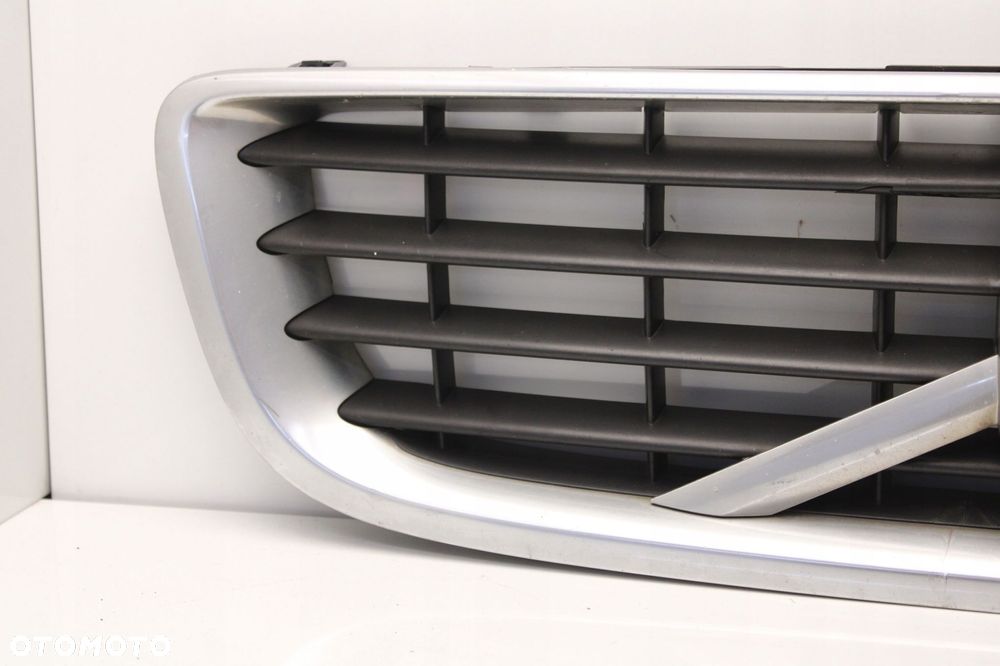 volvo v50 lift 07r- grill atrapa chłodnicy 30744914 - 2