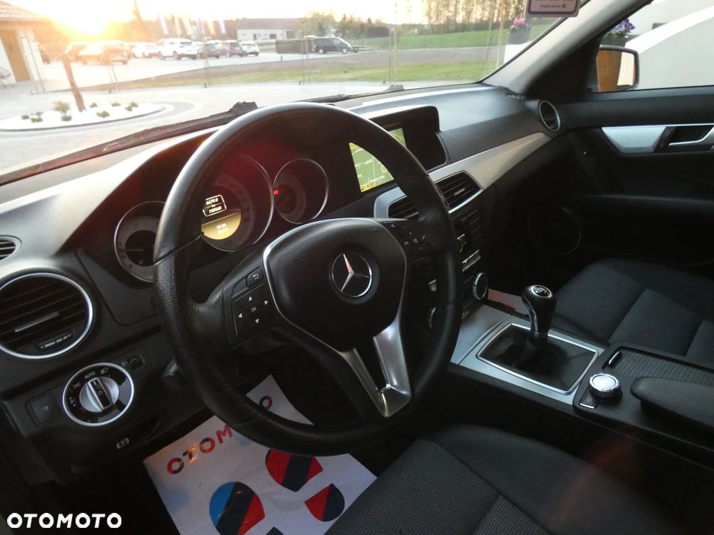 Mercedes-Benz Klasa C 180 Kompressor Avantgarde - 26