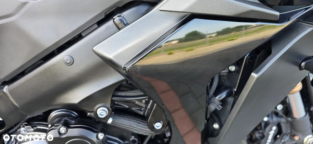 Suzuki GSX - 11