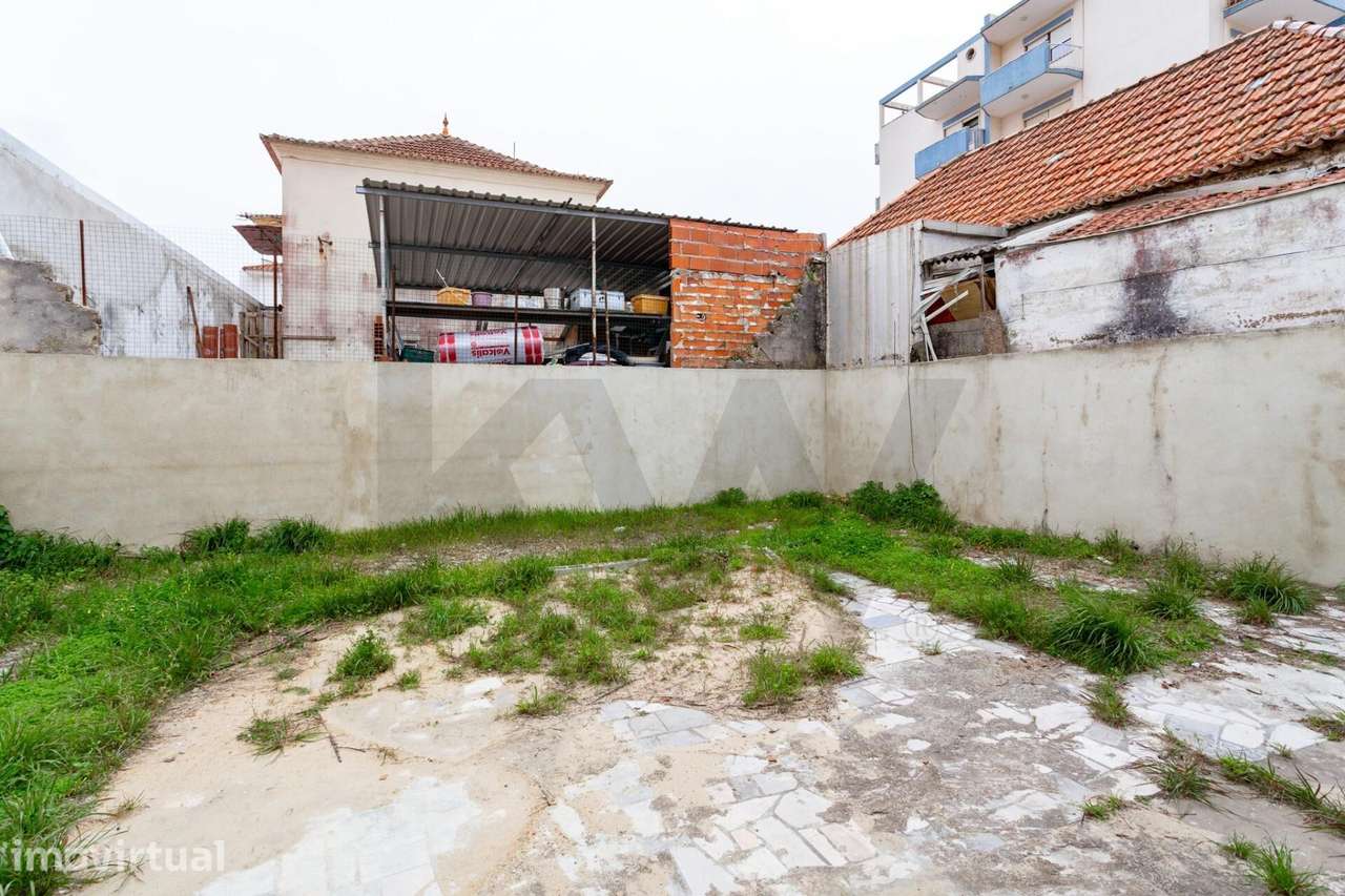 Moradia para Reabilitação Total no Centro da Costa da Caparica - Grande imagem: 5/54