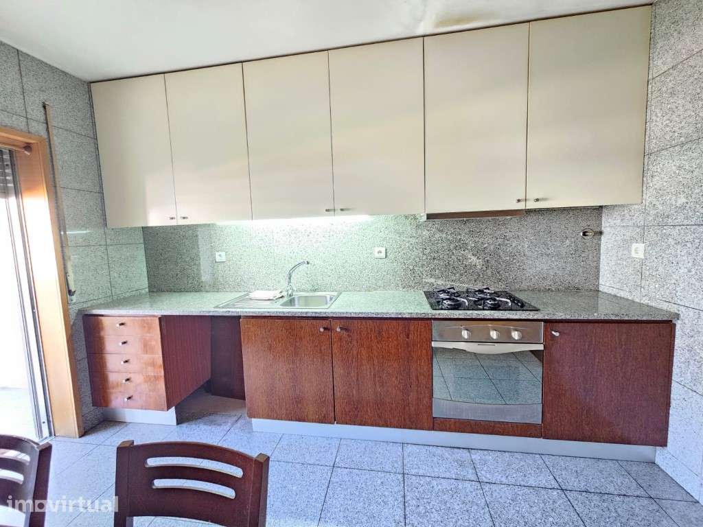 Apartamento T2 na Praça de Bom Nome - Vila das Aves - Grande imagem: 3/33