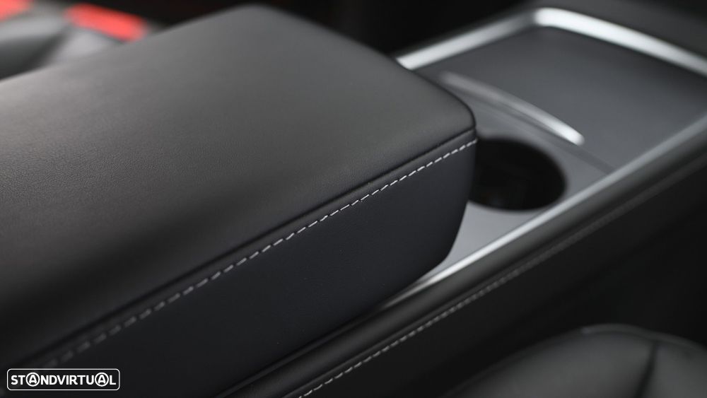 Tesla Model Y Tração Traseira - 34