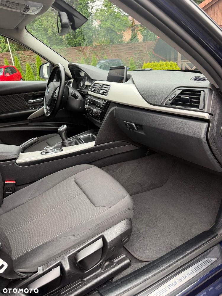 BMW Seria 3 318d Luxury Line Purity - 30