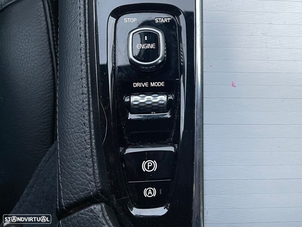 Volvo XC 90 2.0 D4 Momentum - 33