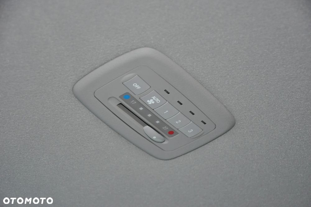 Mitsubishi Grandis - 22