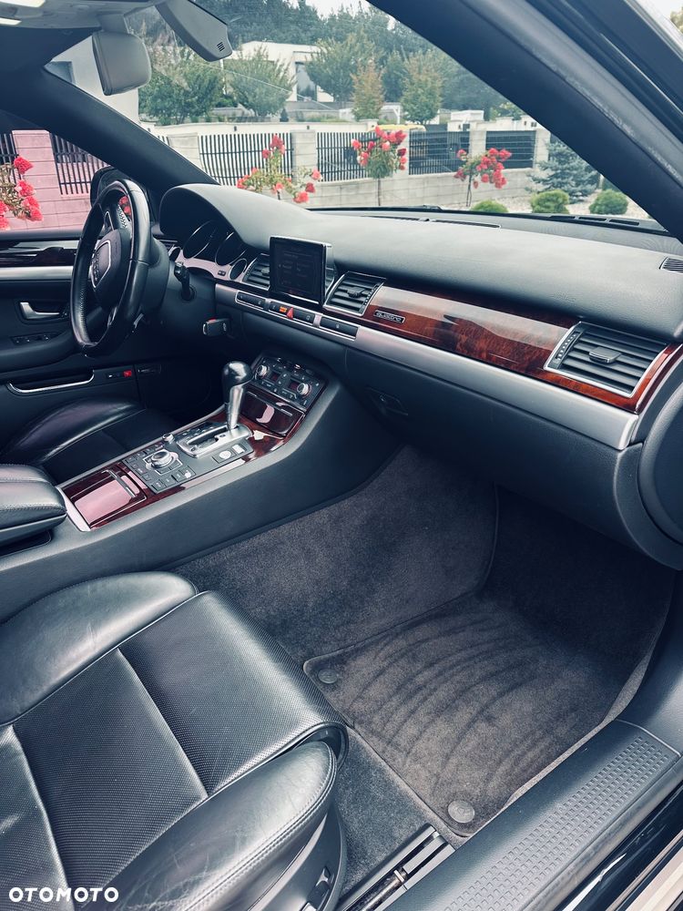 Audi A8 - 7
