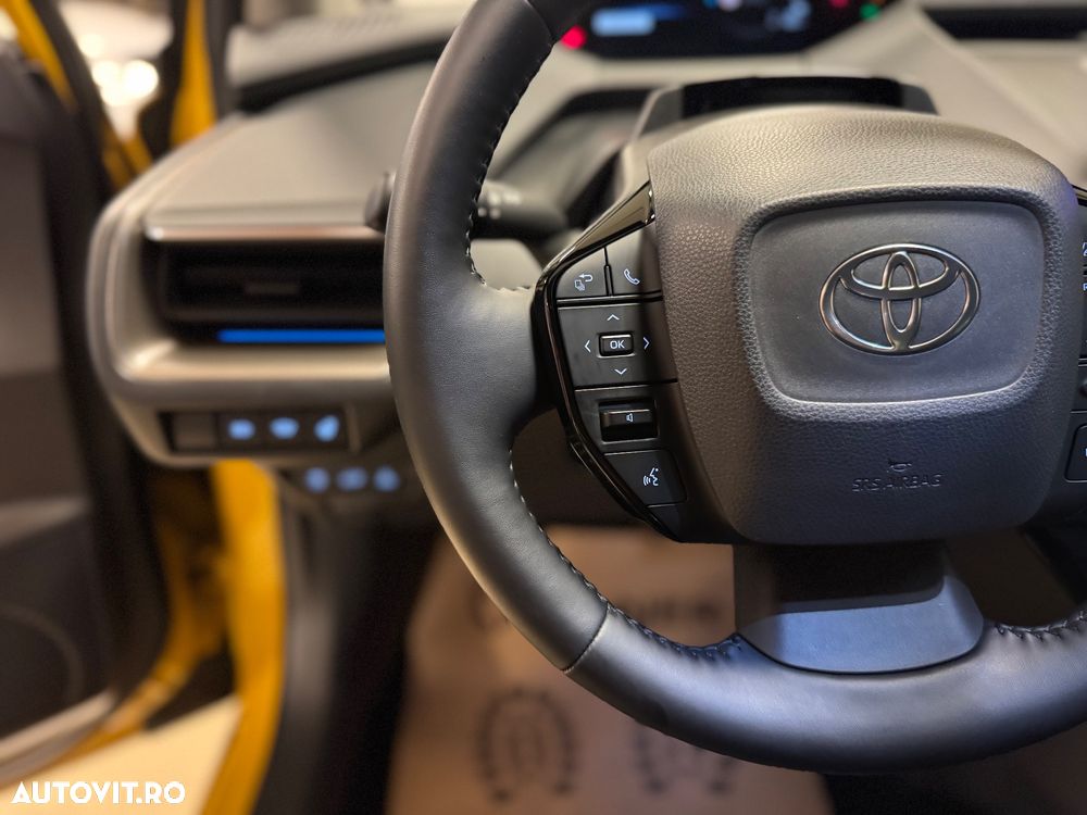 Toyota Prius Hybrid Advanced - 20