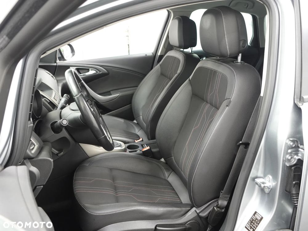 Opel Astra 1.4 Turbo 150 Jahre - 20