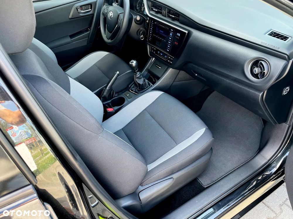 Toyota Auris 1.33 VVT-i Life - 10