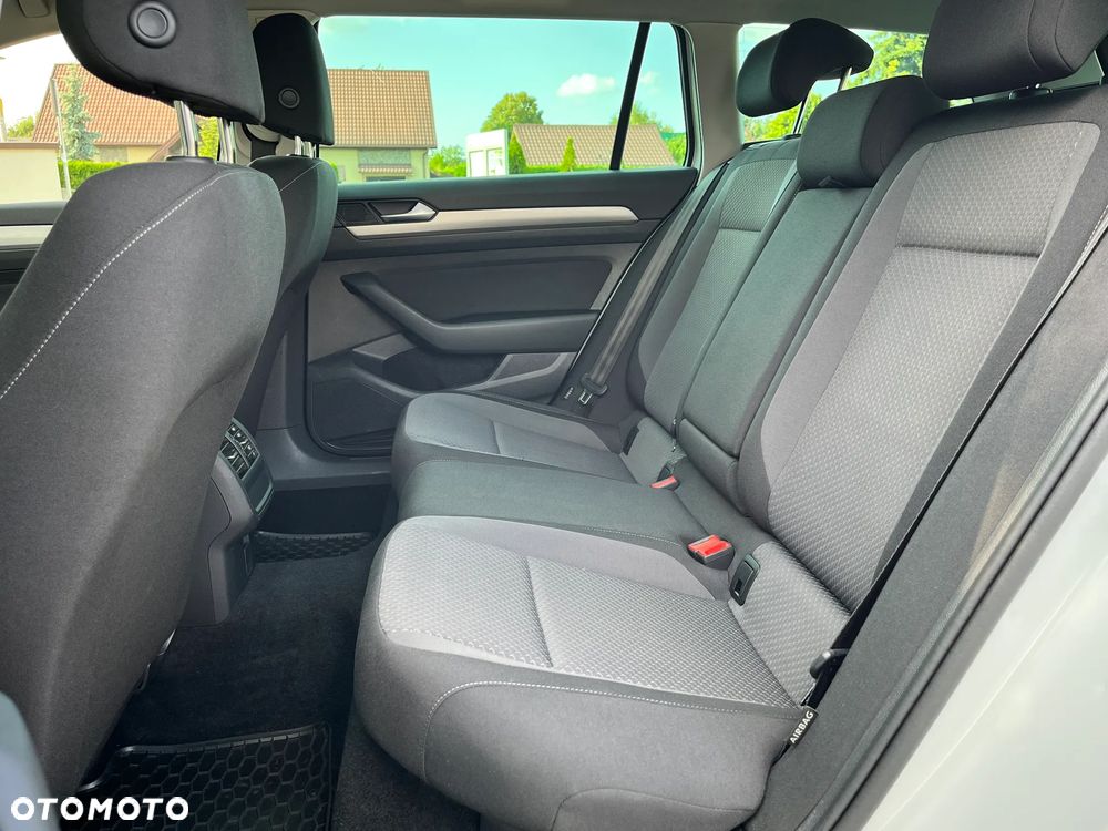 Volkswagen Passat 2.0 TDI EVO Essence - 32