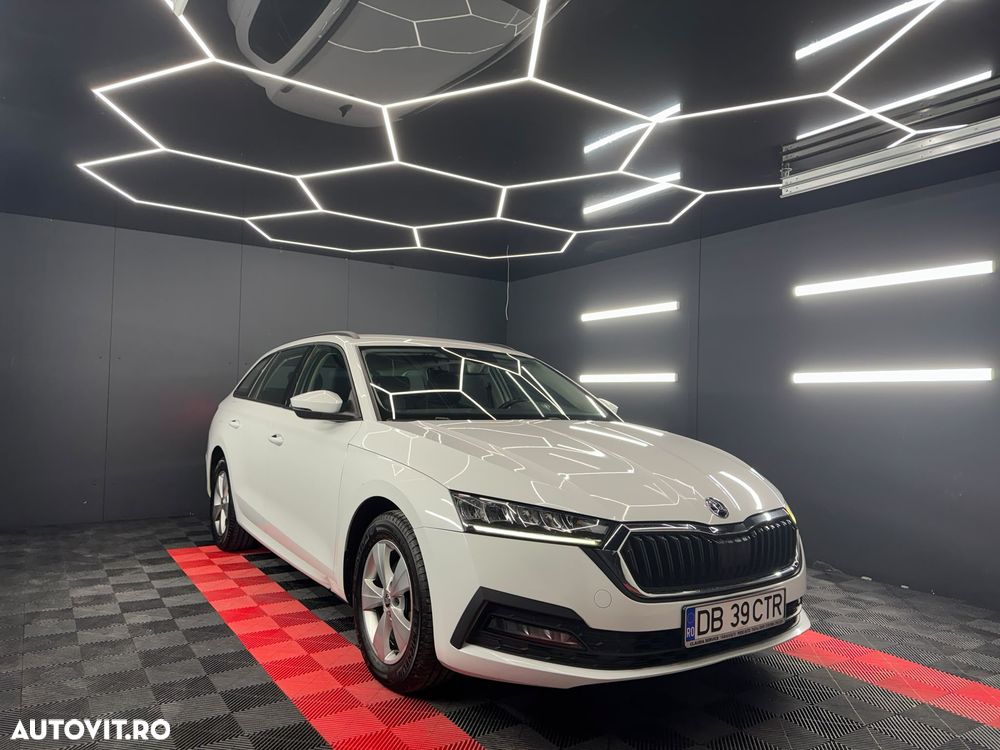 Skoda Octavia 2.0 TDI DSG Tour - 1