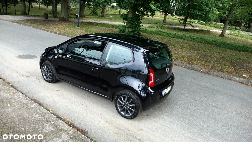 Volkswagen up! move - 25