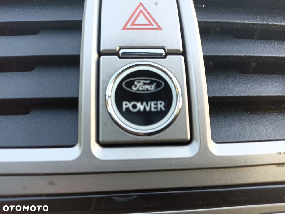 Ford Kuga 2.0 TDCi 4x4 Titanium - 25
