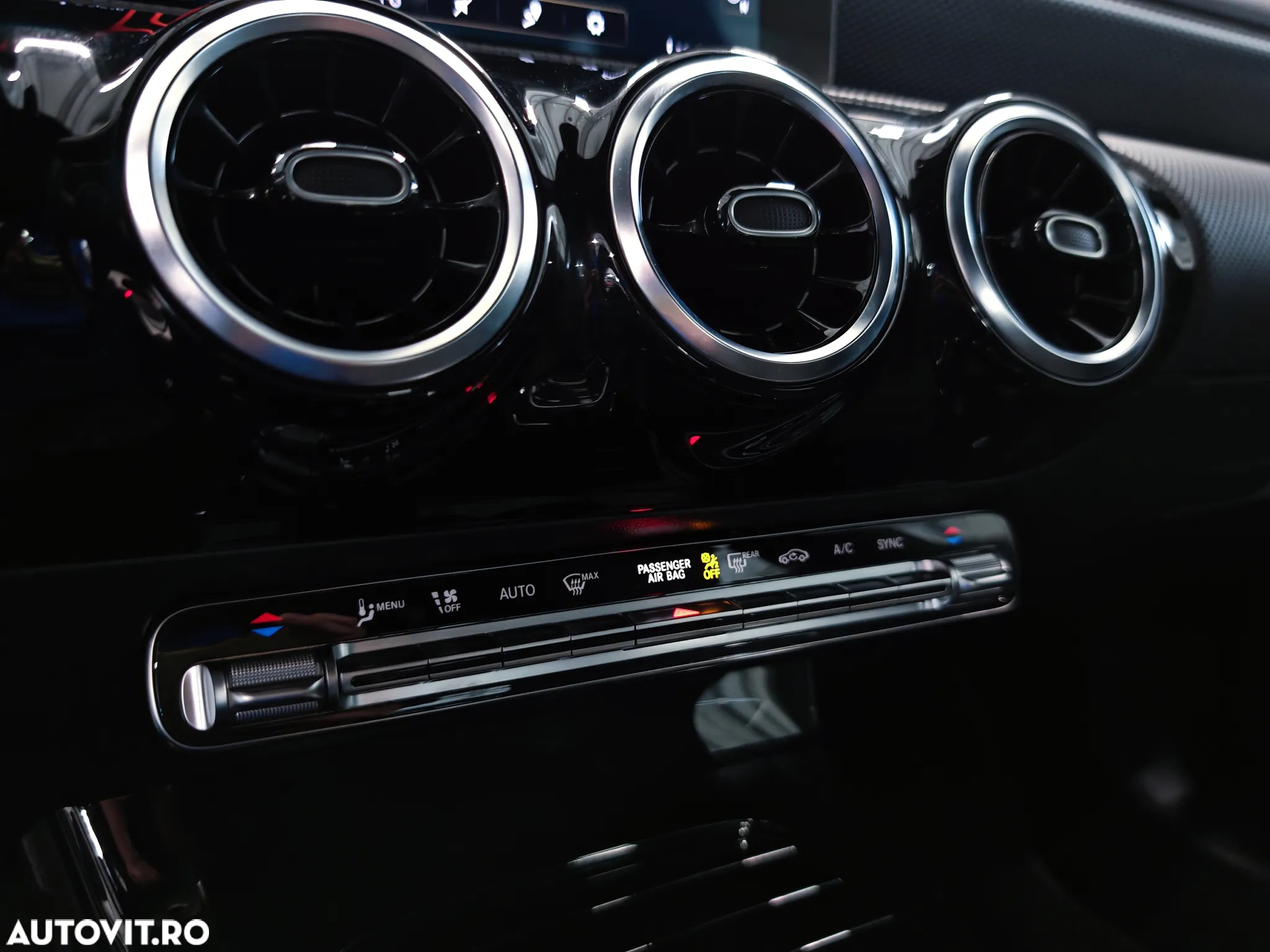 Mercedes-Benz CLA 180 7G-DCT - 10