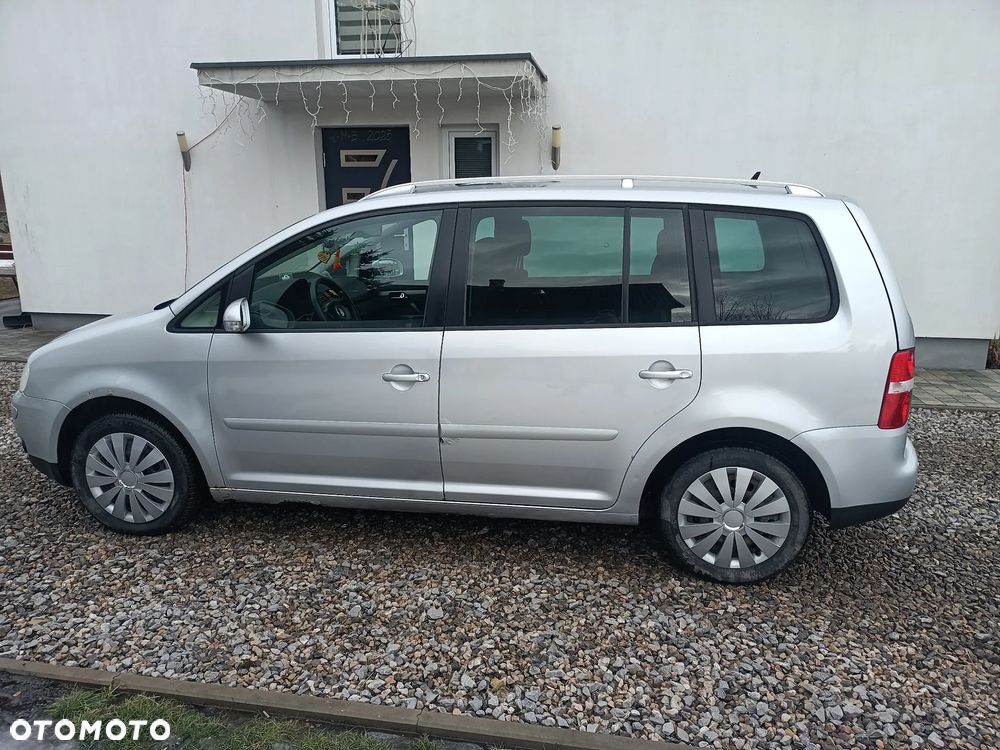 Volkswagen Touran 2.0 TDI Trendline - 4