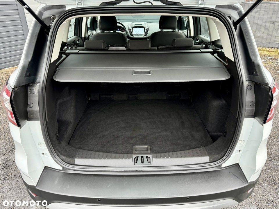 Ford Kuga 1.5 EcoBoost 2x4 Titanium - 36