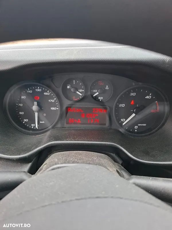 Iveco DAILY 35S14H+Carosare BOX IZOLAT TIP SNACK - 6