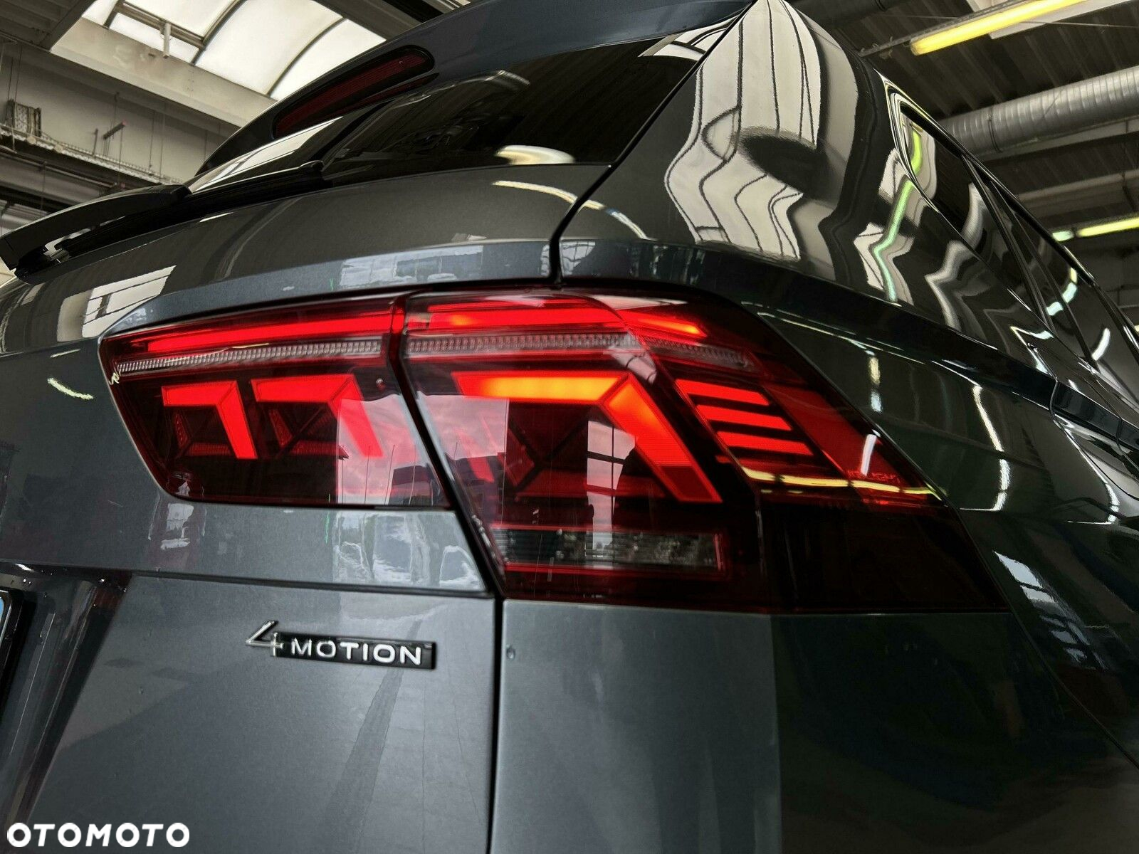 Volkswagen Tiguan 2.0 TSI 4Mot Elegance DSG - 30