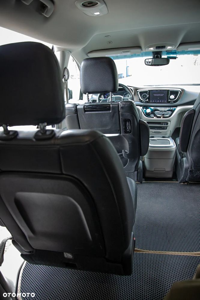Chrysler Pacifica - 18