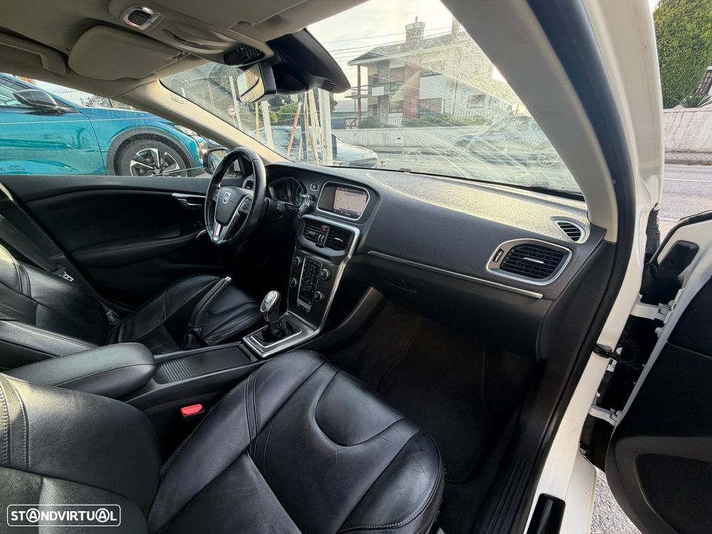 Volvo V40 D2 Momentum - 12