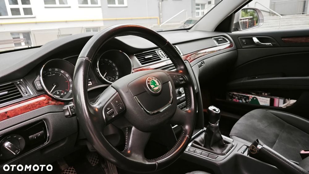 Skoda Superb 2.0 TDI Elegance - 11