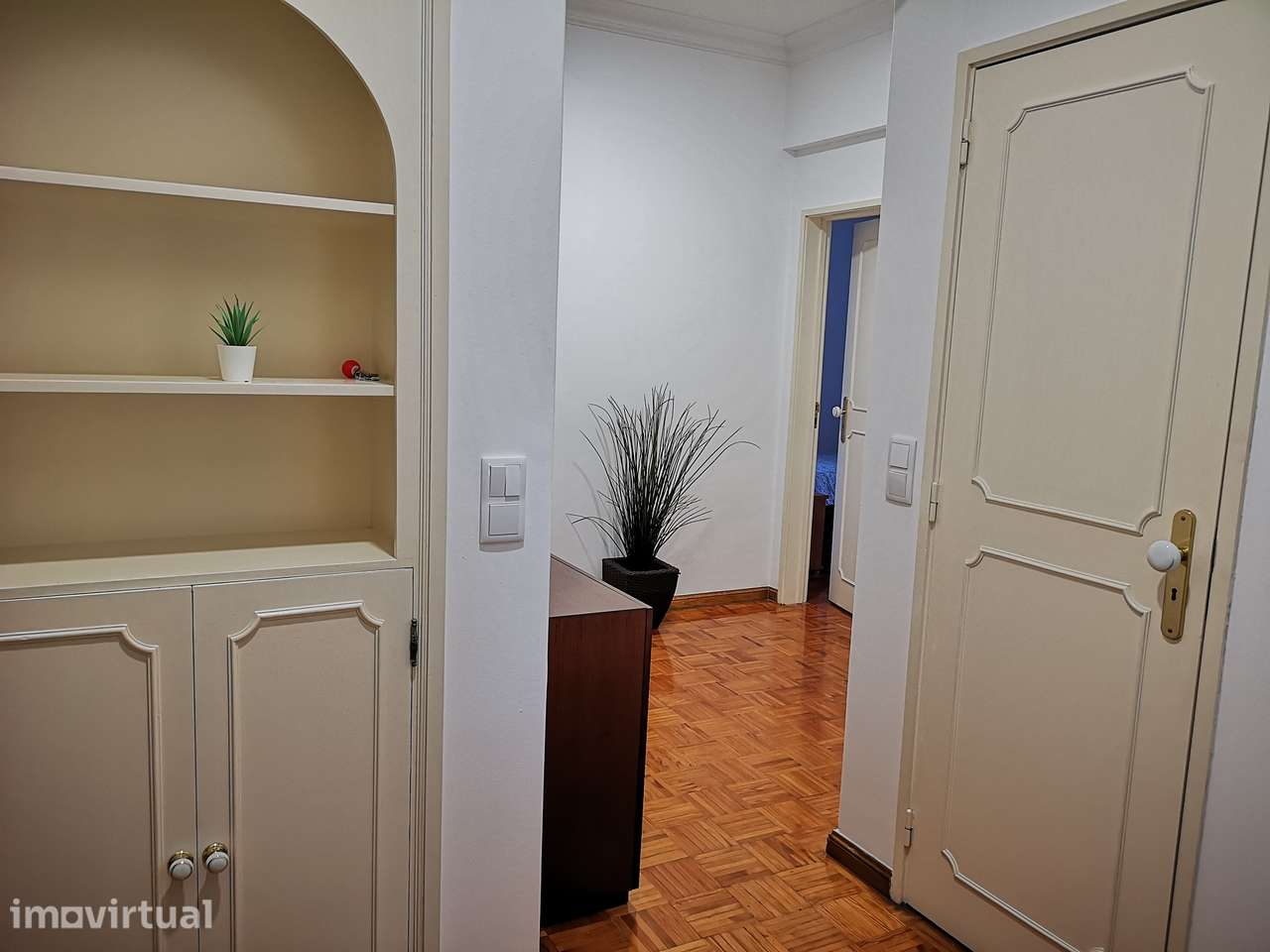 Apartamento T5 com 2 casas de banho em Marvila junto ao Metro - Grande imagem: 3/9