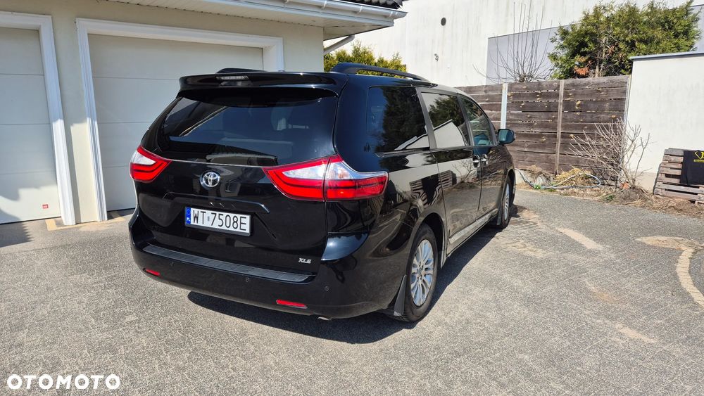 Toyota Sienna - 10