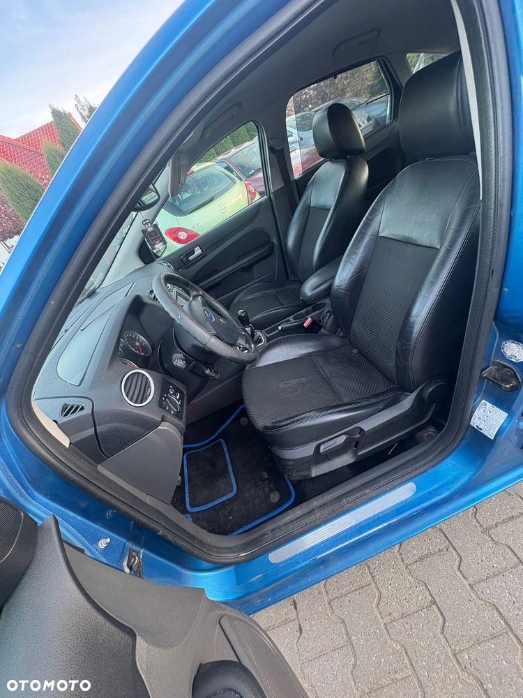 Ford Focus 2.0 TDCi DPF Style - 11