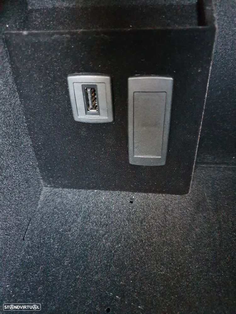 Mercedes-Benz E 300 Bluetec Hybrid Avantgarde - 12