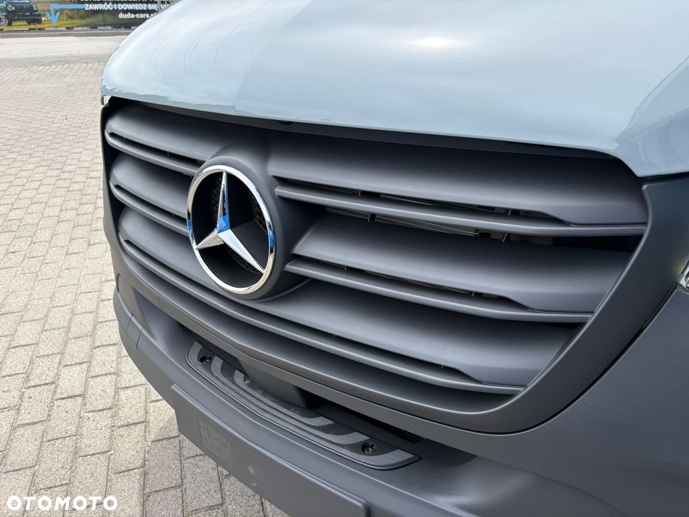 Mercedes-Benz Sprinter - 12