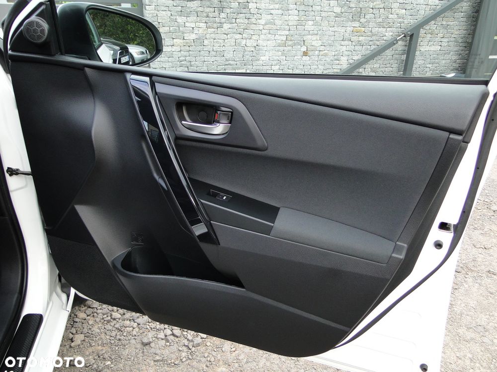 Toyota Auris 1.6 Premium - 23